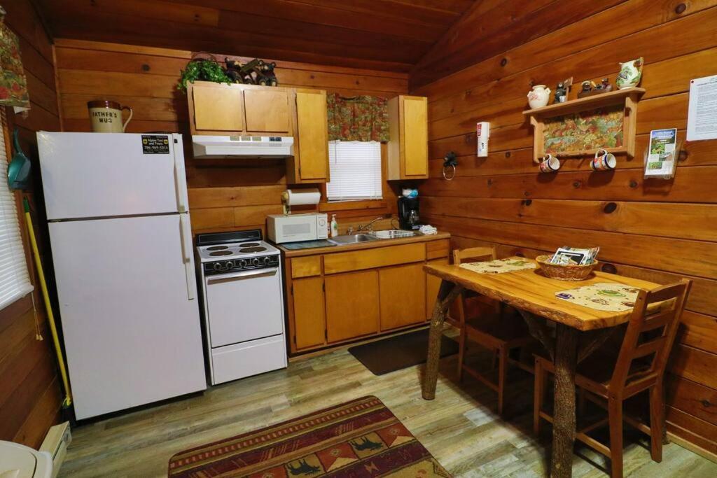 Alpine Mountain Sweetheart Cabin Jacuzzi #6 Хелен Экстерьер фото