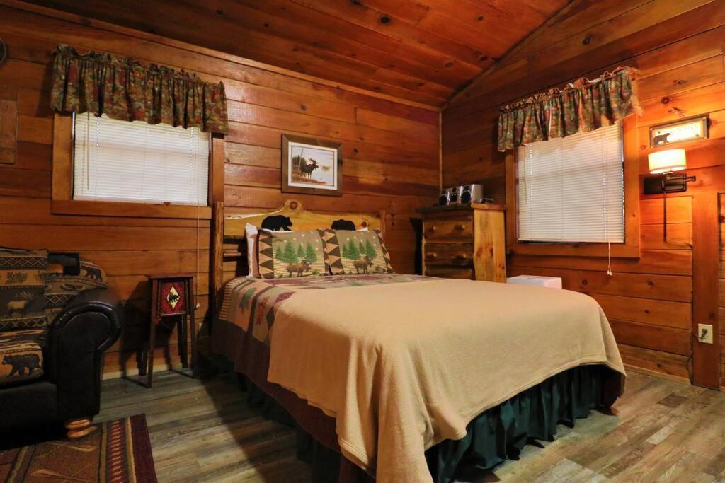 Alpine Mountain Sweetheart Cabin Jacuzzi #6 Хелен Экстерьер фото